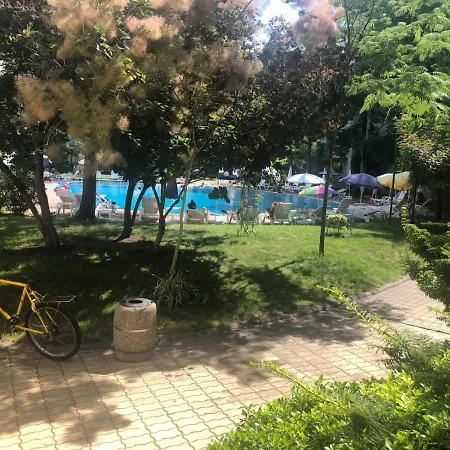 Yassen Close To Sea And شقة