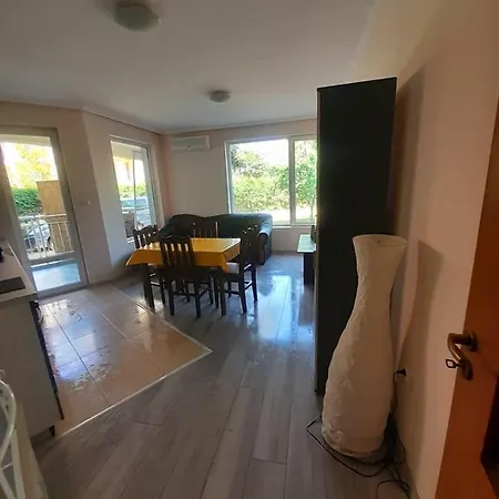 Yassen Close To Sea And Апартаменты *